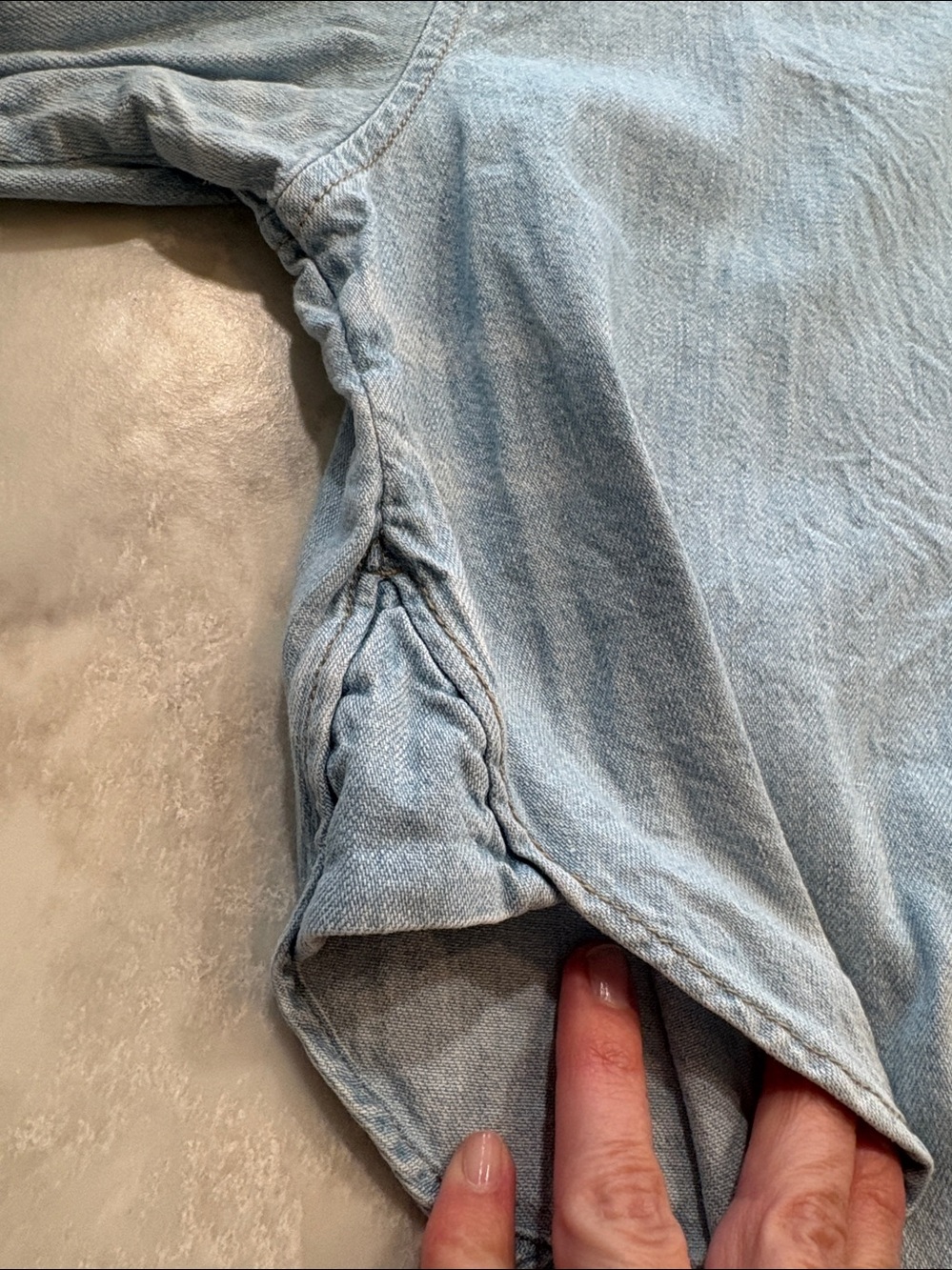 BR cropped denim shirt - Picture 4 of 8